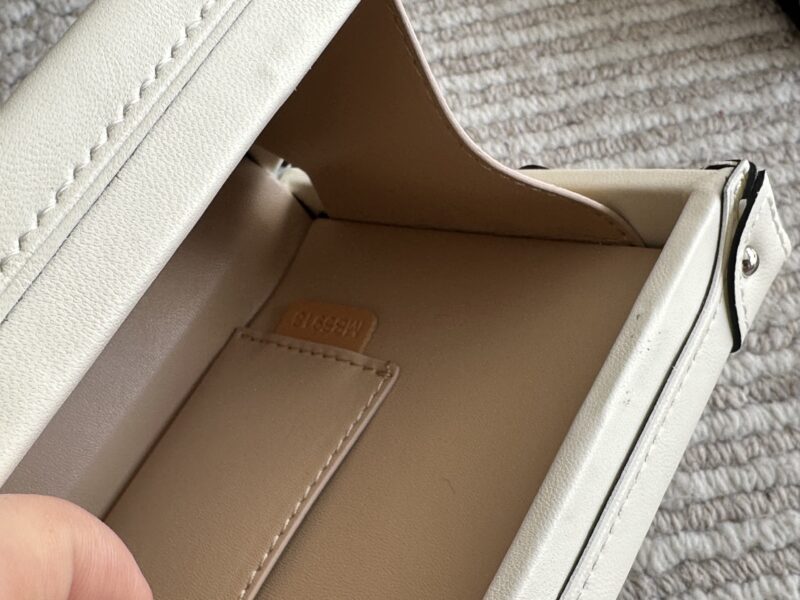 ad0d3a2b1b.jpg 265 box
size:19*12cm
L Home TRUNK Box Bag
Trunk Box Grass Planting
A and S!
Details are super fine