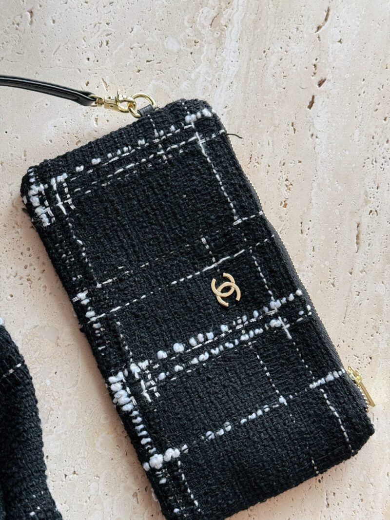 ad9261e893.jpg 290290 without box
Size: 38 * 30cm (large)
33 * 25cm (small)
Xiaoxiang's coarse woolen beach bag
Arrange it! Arrange it!
This beach bag released this year is so beautiful!
Coarse tweed beach bag candy colored logo letters playful retro love