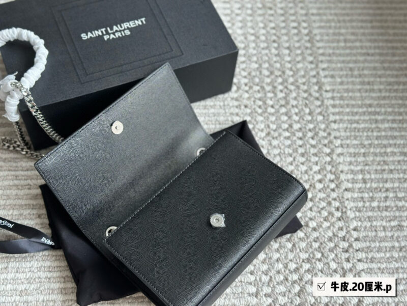 ae08fc1154.jpg 235 box cowhide
Size: 20 * 12cm (small)
YSL WoC envelope package
kate
Caviar cowhide looks particularly good in texture! Durable and wear-resistant!
? Crossarm ? Underarm