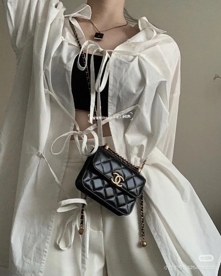 Chanel waist bag mini woc Chanel gold bead waist bag 10000+Chanel 2021 handmade workshop mini woc
The shoulder strap can be adjusted, it can be worn diagonally, and it can be used as a waist bag
Xiao Jinzhu, very versatile
A must-have concave shape
I...