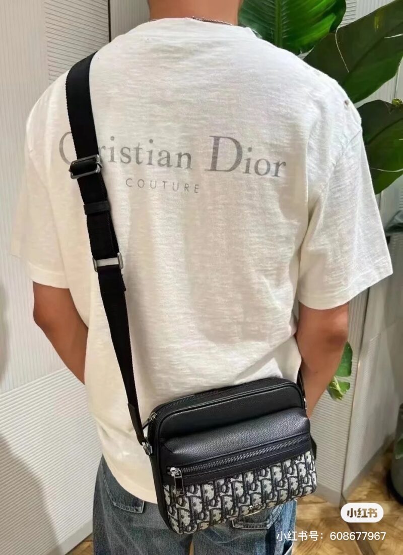 af81c58cf2.jpg Dior mailman bag