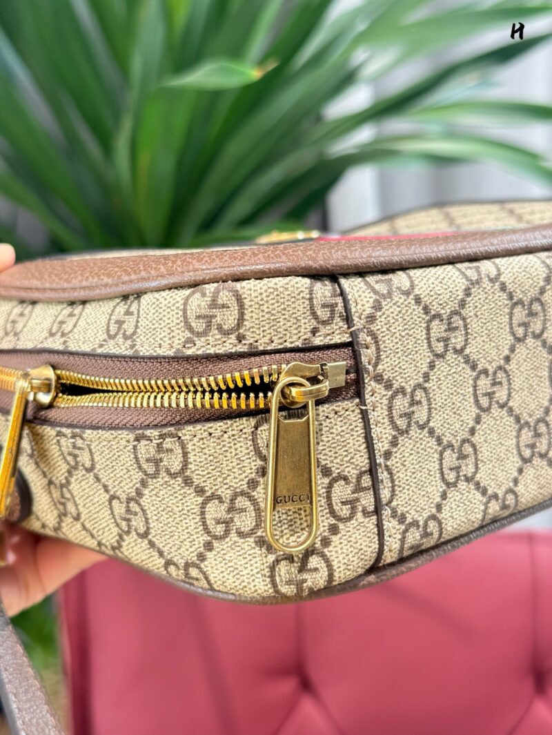 af8d0f66db.jpg P240 Ophidia series woven strap small crossbody handbag;
The Ophidia series remains a beloved brand. Every season, new styles are launched to create multifunctional travel accessories suitable for various destinations. The double G and striped ribbon...