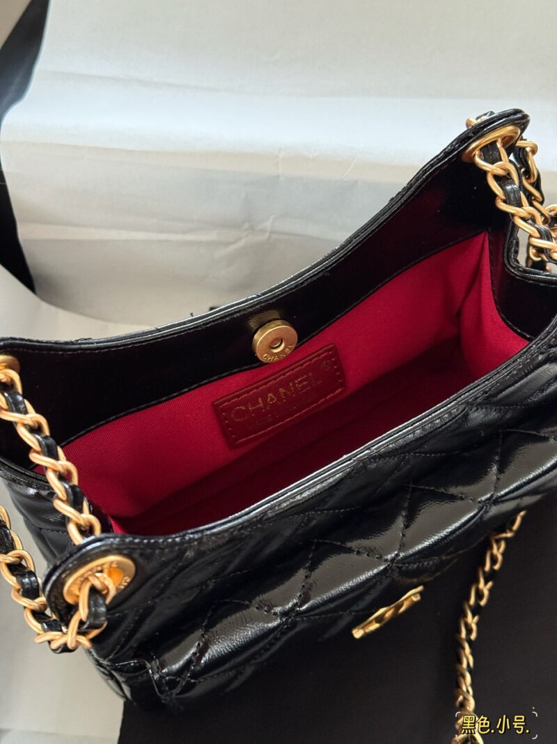 240245 box
Size: 19 * 13cm (small size)
23 * 16cm (large size)
Xiaoxiang's 23rd hippie hobo
This popular Tmall Genie has gone viral
It's really nice
Commonly known as croissants, they have a strong sense of design
Oil wax leather, with good wear resi...