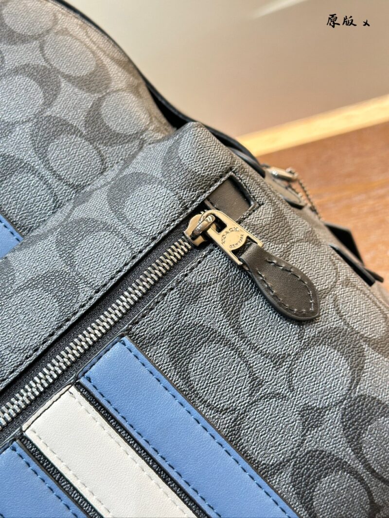 [Men's Shoulder Back] p320
Coach men's large backpack, stylish and upscale, with a size of approximately 32 * 42 * 16cm, featuring a classic logo design and a separate computer compartment for shopping Handsome back to work, hurry up and send off you...