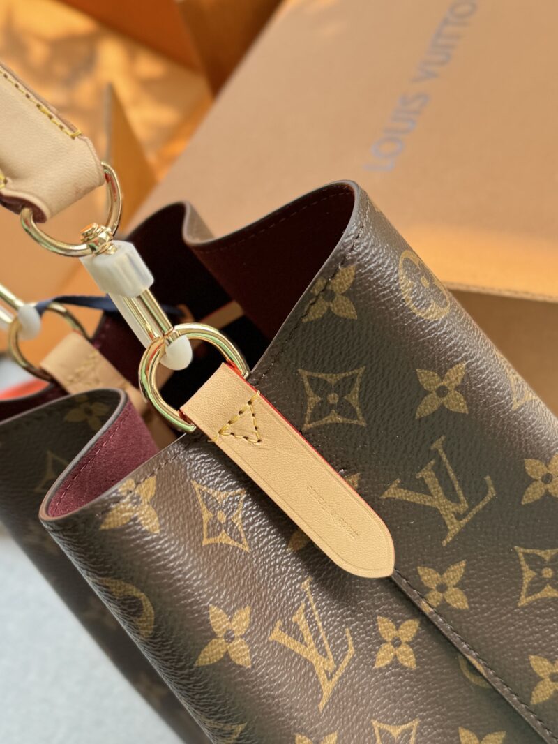 b0769cdaa3.jpg 325 original single aircraft box
Original quality with pure leather steel hardware 163 jump code chip
size:20×21
LV N é ONO é BB Bucket Bag Handheld Cross Shoulder Bag
Champagne bucket
NEONOE drawstring bucket bag, single shoulder women's bag, L...