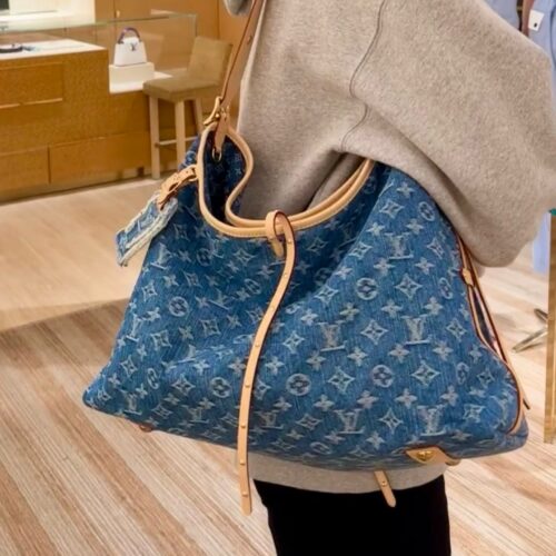 Carry all, denim is so handsome and has a good sloping back