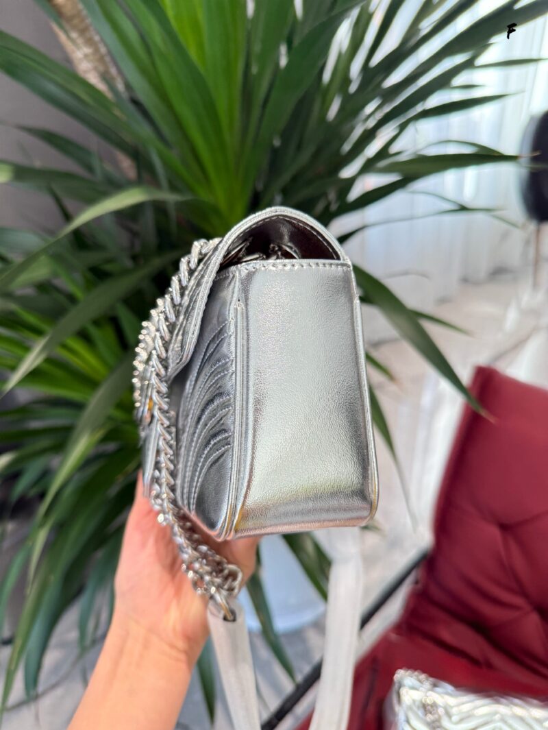 b0bd6db832.jpg 17cm p215
22cm p225
26cm p230
A color scheme that will definitely surprise you, space silver
Toxic GGmarmont has a new color! This silver one with a hint of pearl is amazing! It's perfect for various festivals and events at the end of the year. It...