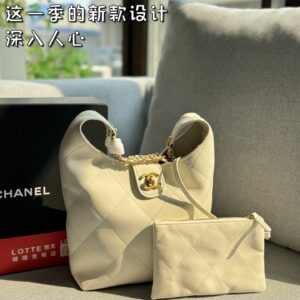 199 folding box
size：21×21
CHANEL 25P Underarm Bag Chain Bag Crescent Bag Half Moon Bag Handheld Bun Mother Bag
I really like Hobo's bags
It looks like the atmospheric capacity is considerable
The texture is really online
The whole bag is soft and...