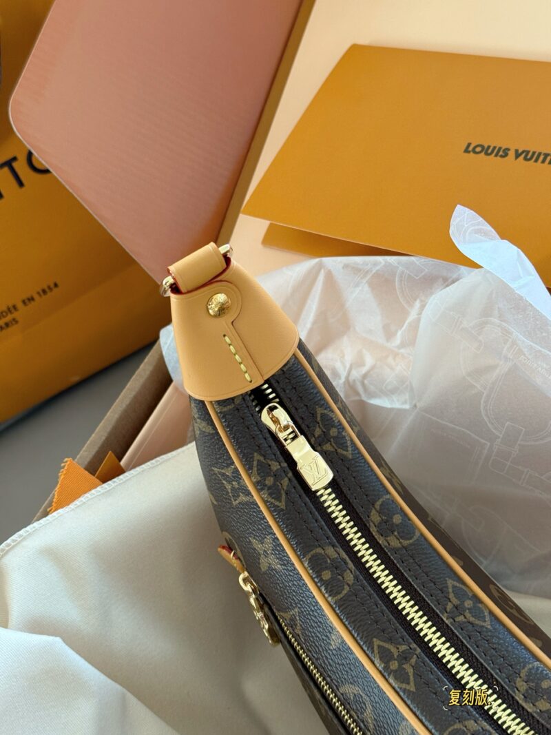 b134e9b412.jpg 280 box replica version
Size: Upper width 23 * 12cm
L Home Moon Bag (Loop)
Last year was super popular,
There really is a reason for its fire!
Truly fragrant! Truly fragrant!
? Handheld ? Crossed ? Underarm
get ? Multiple types of backs