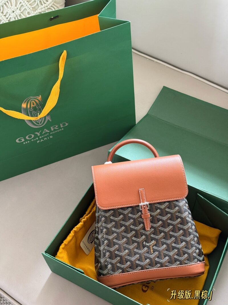 b34de31221.jpg 225 leather matching
size:20*23cm
Alpin mini Goryard that never gets tired of carrying
Goya backpack
It has a very light weight!
The single shoulder and double shoulder method can also be switched freely
The casual and fashionable feeling of mini s...