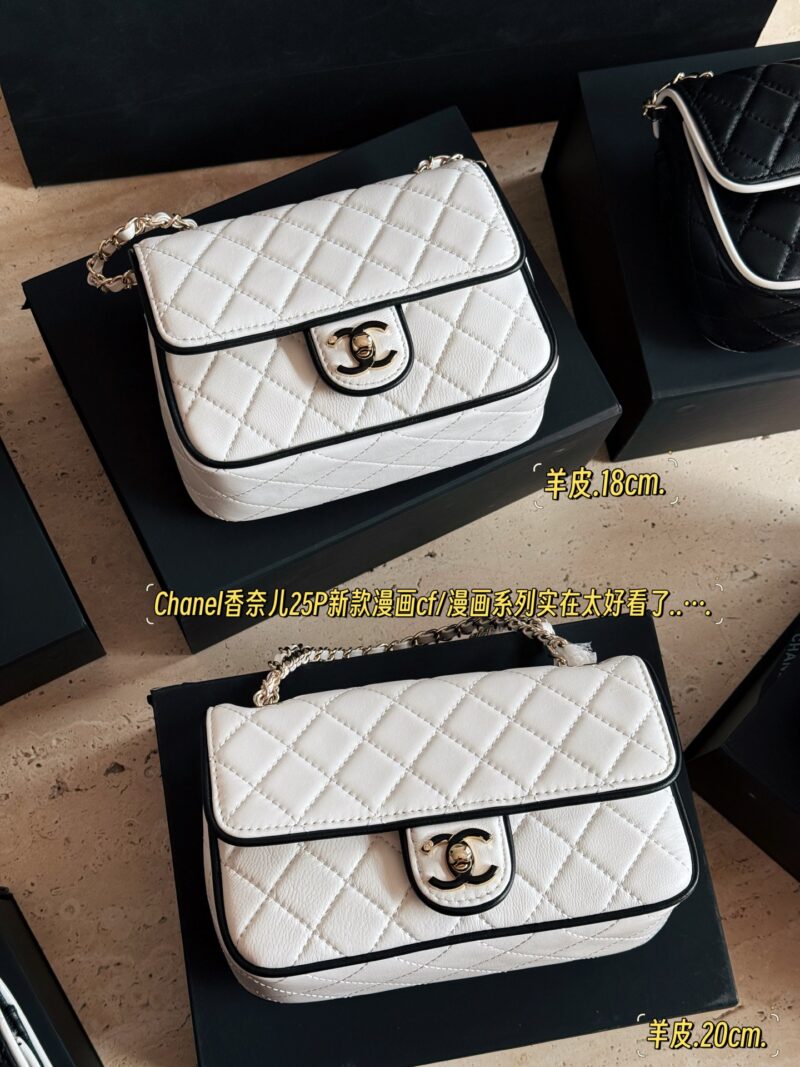 305 295 box sheepskin
Size: 20 * 12cm (large)
18 * 13cm (small)
Xiaoxiangjia 25P New Manga CF
It's really beautiful .….
The physical object is super cute
Do you prefer white or black borders?
