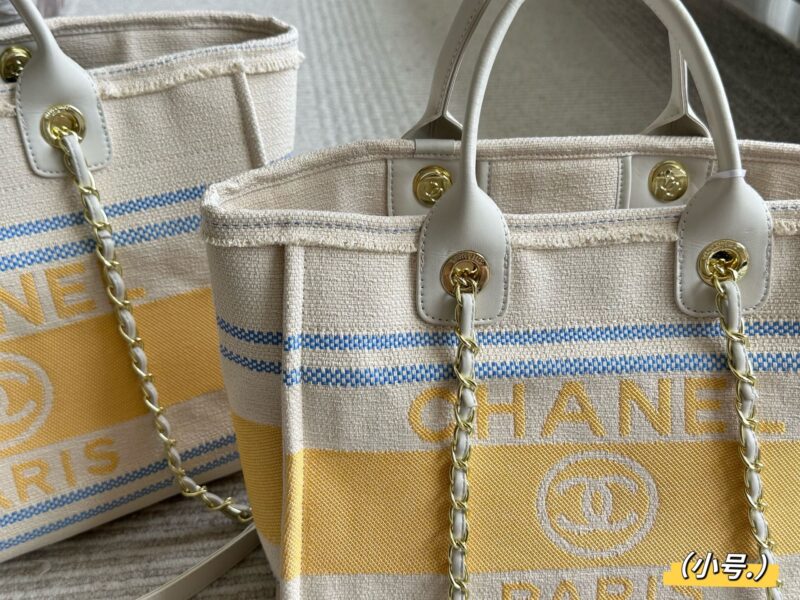 b41af8237d.jpg 355 (same price for size)
Size: 38 * 30cm (large)
33 * 25cm (small)
Xiaoxiangjia 25C Early Spring Vacation Series
Marseille and the Sea
Arrange it! Arrange it!
This beach bag released this year is so beautiful!
People are already eagerly anticipating it!