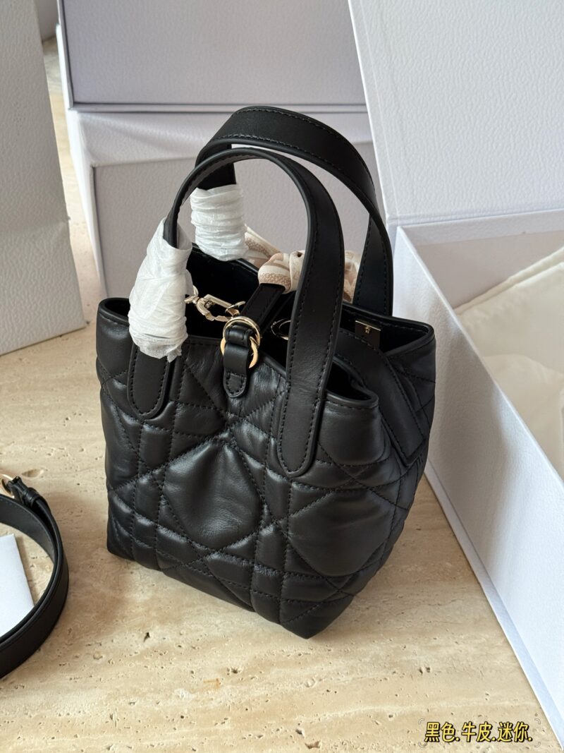 b43fc45880.jpg 310 box mini cowhide
Size: 13x15cm (mini)
D Home Tourjours Indigenous
Mini natives are here!!
Who carried the cuteness off the street!!
Freshly baked mini Toujours