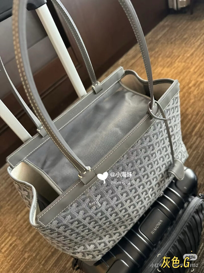 Goyard Bellechasse is really a travel tool!