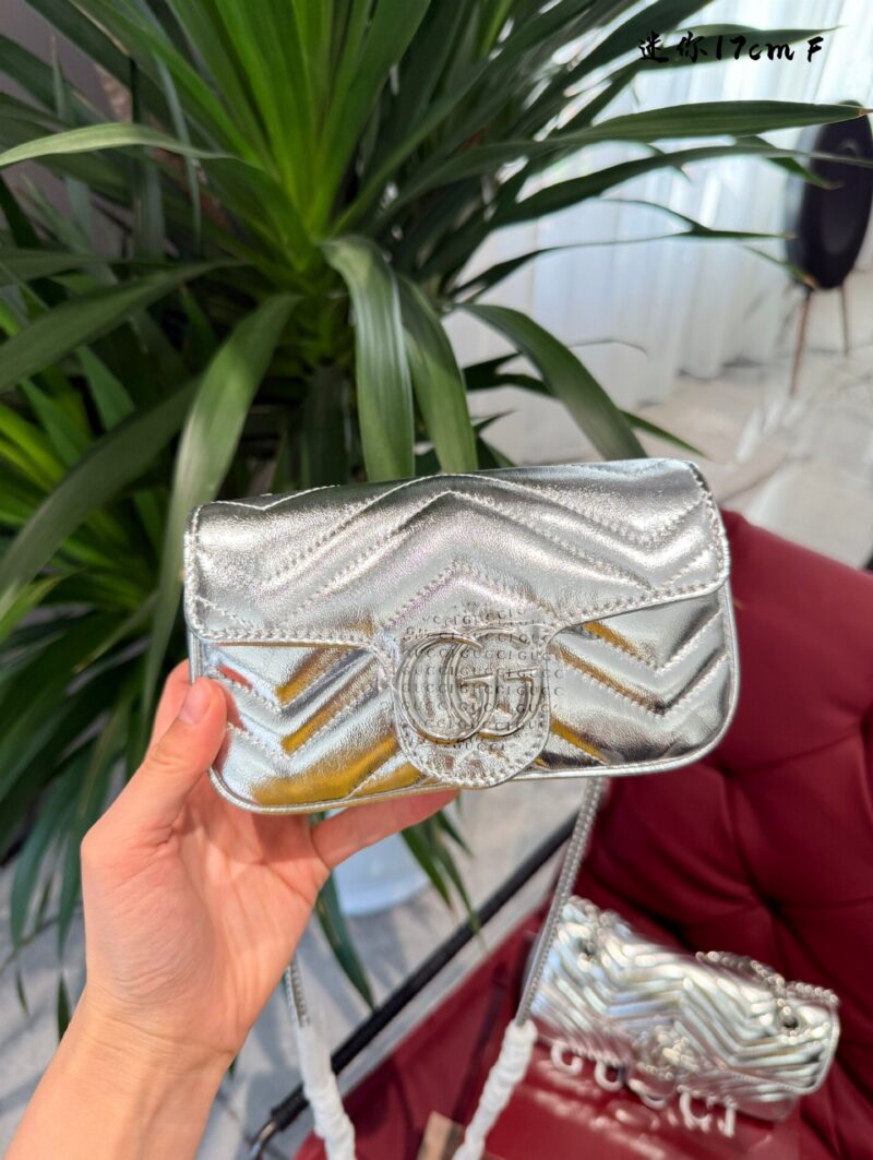 b69da074c2.jpg 17cm p215
22cm p225
26cm p230
A color scheme that will definitely surprise you, space silver
Toxic GGmarmont has a new color! This silver one with a hint of pearl is amazing! It's perfect for various festivals and events at the end of the year. It...