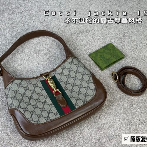 GG new 1961 armpit bag looks better the more you look at it
Size: 28 * 19 (large)
That's really amazing!
Both big and small phones
Can be worn under the armpit or slung diagonally
Don't say much, it depends on the quality!
???? Cowhide quality