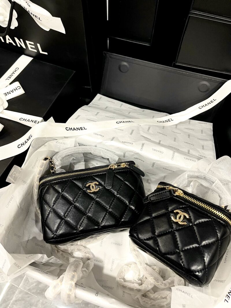 Chanel Handheld Box with Chanel Handle
Box bag