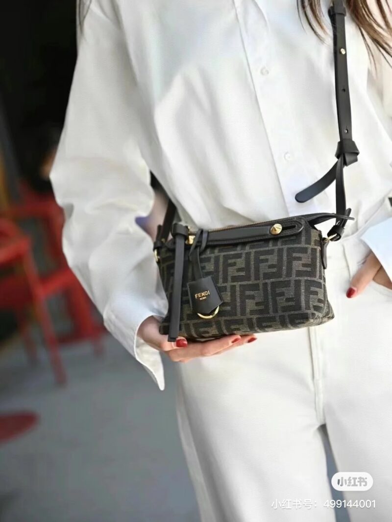b7b83d5127.jpg Fendi Old Flower Cute