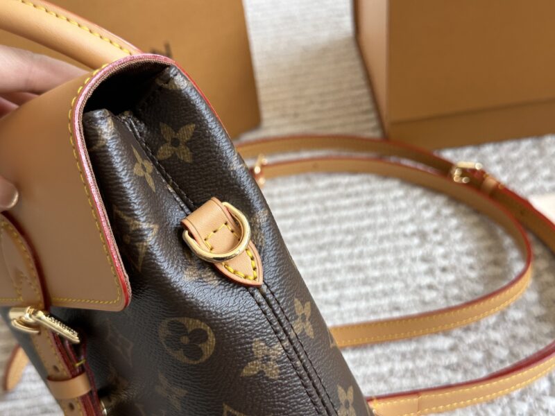 b9721534ef.jpg 240 boxes
Copy size 22 17cm
L Home SOHO Old Flower Backpack
Single shoulder, crossbody, and double shoulders
Changing freely is very convenient!
Super versatile, can be carried anywhere!
Search for Lv bb backpack