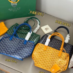 205 no box/upgraded version
size：20*19cm
Authentic mold making and plate making,
Customized Goya pattern material ?
Paired with imported Italian calf leather, Goyard shopping bags have undergone multiple research and improvements, continuously en...