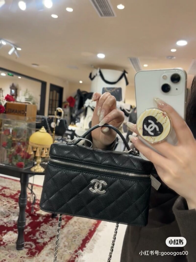 bbcd80fa02.jpg Chanel caviar LP lunch box bag makeup bag