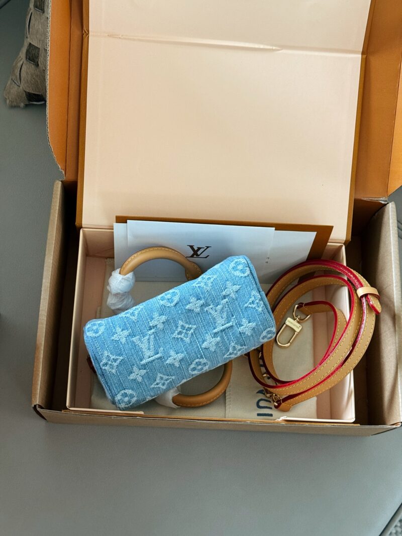 bf3ccffa2b.jpg 235 box (upgraded version)
size:16*10cm
Tender tannin denim!!!
Don't be too cute!
Put down your small phone
We need this light colored denim in summer
Search for L Home Nano Cowboy