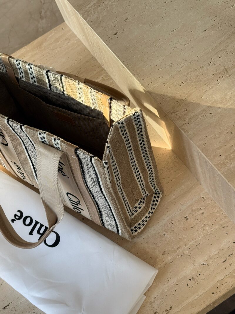 bf575d847a.jpg 190 without box
Size: 36 * 25cm (Medium)
Chloe canvas shopping bag
Customized in-house ??
The most worthwhile canvas tote Chloe to buy
Super feel!
?? Customized version!