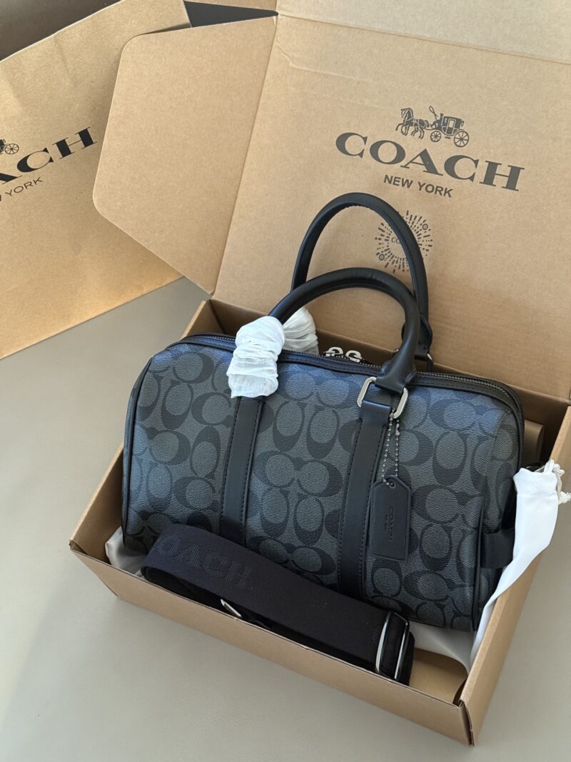 c072c5341c.jpg 265 box
size:28*17cm
COACH | Falling in Love with a Male Boston | Venture Premium Grey
What are you still worried about getting for 520?
Advanced graphite gray exudes a sense of sophistication
C's classic, fashionable and atmospheric pillow bag
A v...