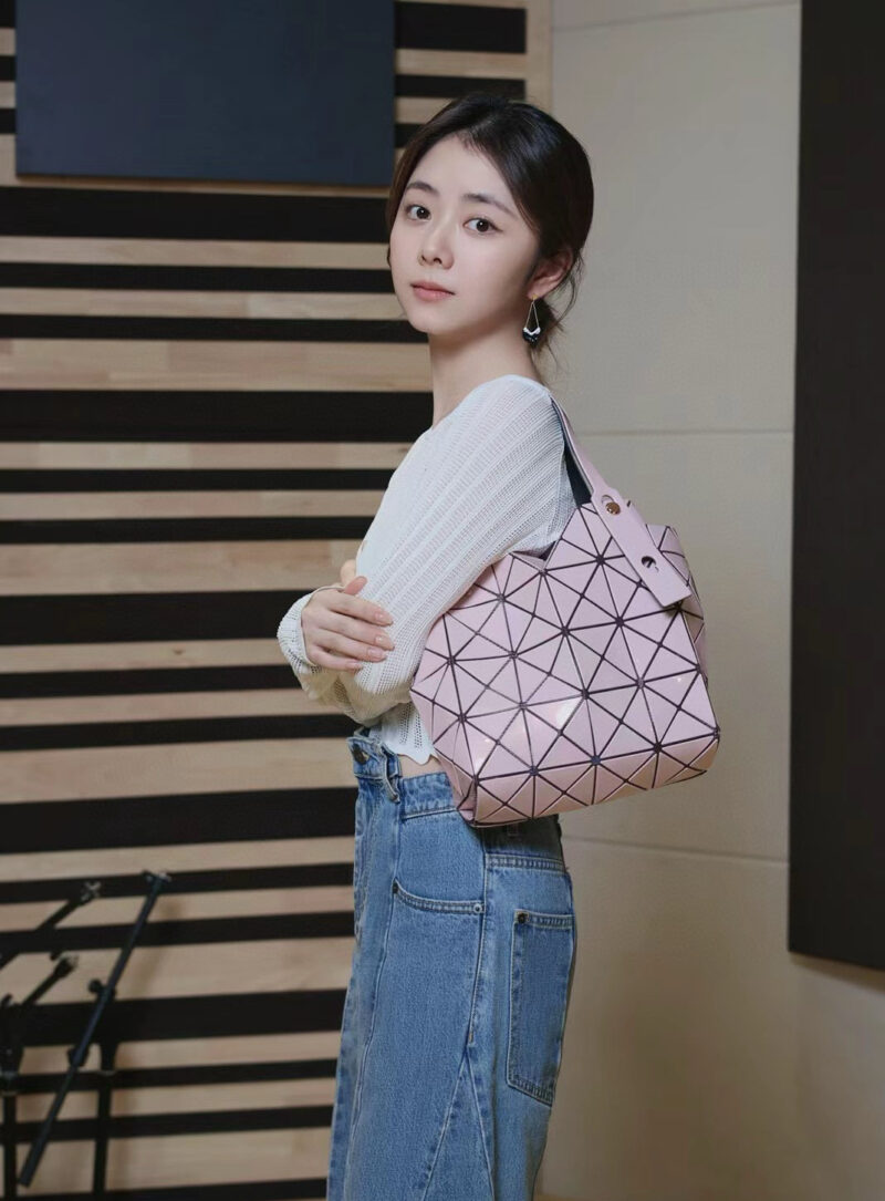Cherry blossom powder with a girlish vibe