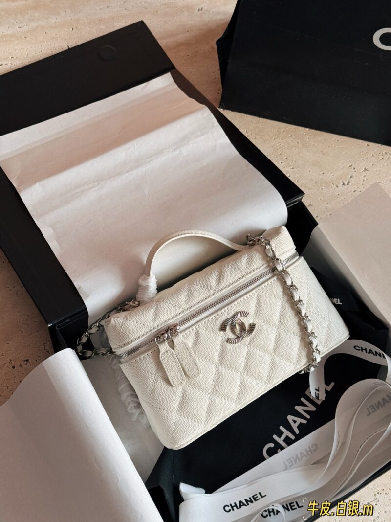 250 boxes
Size: 20 (base width) * 12cm (height)
Xiaoxiang Family Lunch Box Pack Lp
A popular bag that catches the eye at a glance
Really cute
Can be sweet or salty
You can hold it by hand, shoulder and back. The chain length is just right
It also has...