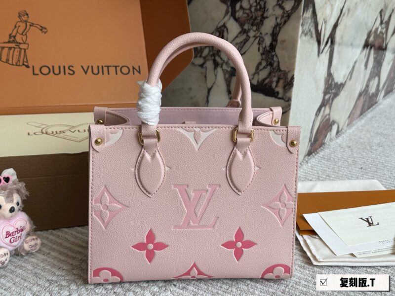 260 fold
Size: 25 * 20cm (small)
Excellent quality, understand the goods ??
The entire bag is made of cowhide quality
It's really too advanced!
Ice cream color/This color is so stunning!
Search Lv on the go shopping bag