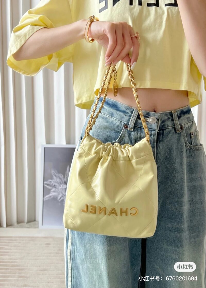 c32c253ab3.jpg Chanel 22mini Chicken Yellow
Chanel 22mini Chicken Yellow
Chanel garbage bag
Another popular color of this season,
Simple and comfortable colors
The small and cute lucky bag, combined with the color of chicken yellow, is particularly prominent