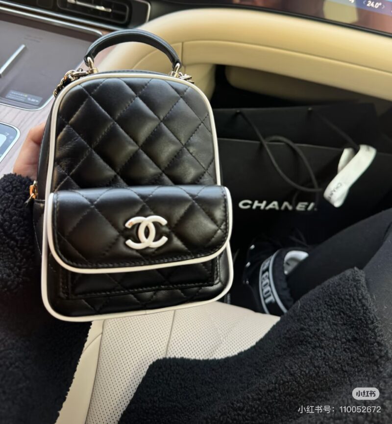 Chanel Panda colored Shoulders