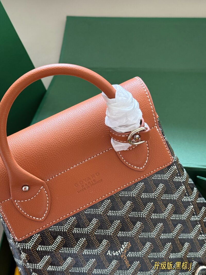 c3e987db66.jpg 225 leather matching
size:20*23cm
Alpin mini Goryard that never gets tired of carrying
Goya backpack
It has a very light weight!
The single shoulder and double shoulder method can also be switched freely
The casual and fashionable feeling of mini s...