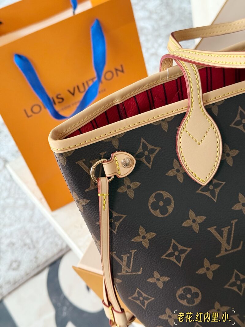 210 without box
Size: 29 bottom * 20 height cm (small)
L Home Neverfull Medium Shopping Bag!
Ashes grade product!
Classic to irreplicable!
There is texture! flavoursome!