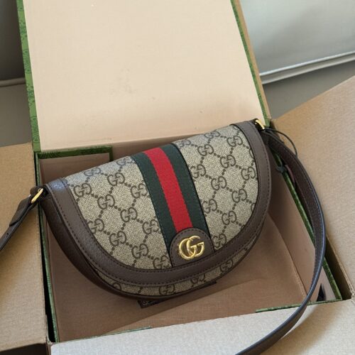 210 box
Size: 20 (top width) * 4cm
GG ophilia 23ss saddle bag,
It's hard not to love after watching it
Inside the original hardware version!
The upper body effect is also amazing!