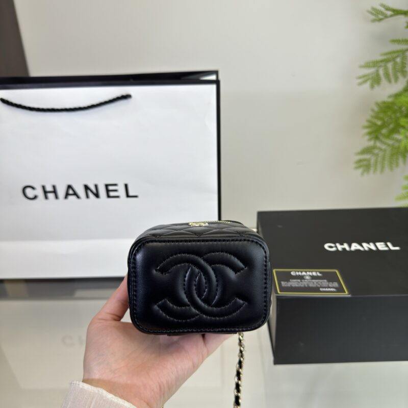 c707767b68.jpg (Folding box)
Chanel Box Bag
Handheld model ?
Fashionable and essential item, super exquisite
Size: Small size 11 * 8