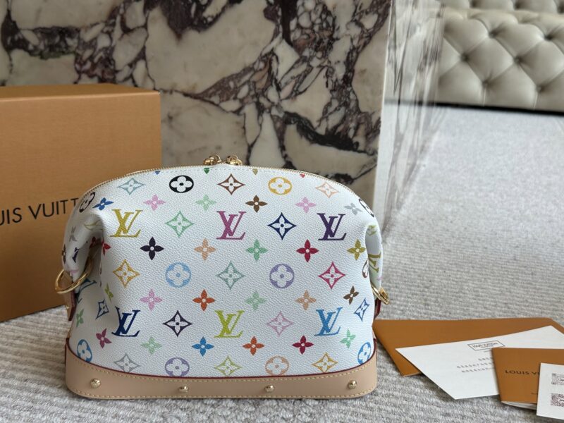 220 boxes
size：28*16cm
This makeup bag must be praised well
It's really convenient to use it!
If you go on a trip
One package can solve all problems!
L Home Makeup Bag!
Ladies' essential items,
Ladies and gentlemen,
All can be used,
A beloved doubl...