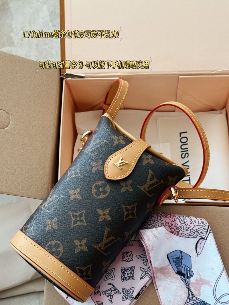 c7e6e2fda3.jpg 205 box with cowhide
Hot selling collection real-life photos
size:10*19cm
L Home Nano French Fries
Old Flower New Phone Bag
I definitely like it the more I look at it .
New and trendy foldme fries with age reduction!!
?? Free scarves!