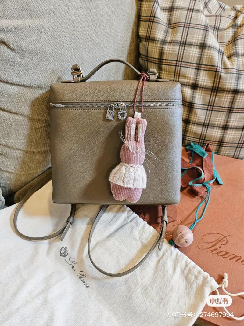 A good-looking bag cannot be hidden
Backpack 6 (Black)
A sense of casual freedom and relaxation.
LP Backpack [Classic Black] | It looks very stylish and girlish! It's exquisite, fashionable, and refined! #Crossbody shoulder bag#