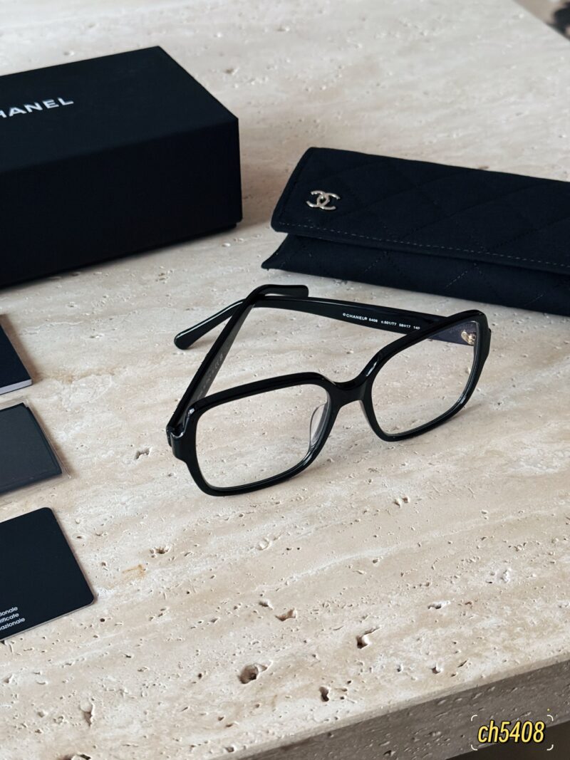 c930dd994e.jpg 195 with packaging
A Miao Yi X Xiang Grandma ch5408 really pouts, making her face look small
Korean super hot Instagram blogger Fever Ye brings~"Classic fighter" black framed gold lettered yyds engraved in genes with relaxation
Search: Xiaoxiangjia B...