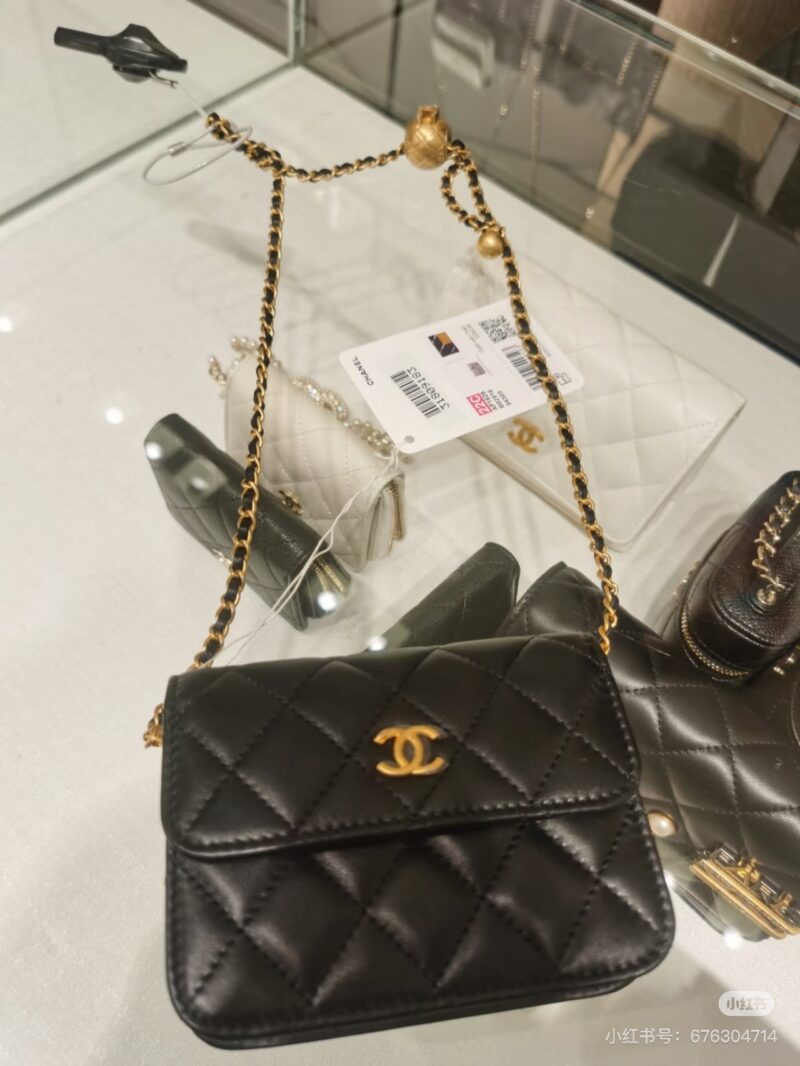 c9cdb4d16b.jpg Chanel Little Golden Ball Series $mini chain small shoulder bag, a must-have summer artifact that cannot fit in a mobile phone
You can pretend to be cute
The more you watch, the more you will like trendy people. Let's get together!!! Superb metal bal...