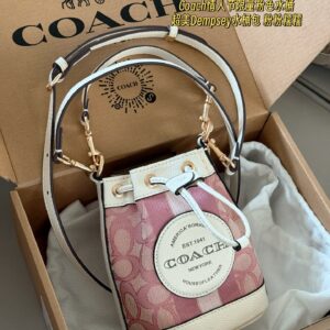 215 boxes
size：16*16cm
C Mini Bucket Bag is super cute!
Valentine's Day limited edition pink water bucket
Super beautiful Dempsey bucket bag with powder and sticky texture
Search Coach Coach Bucket