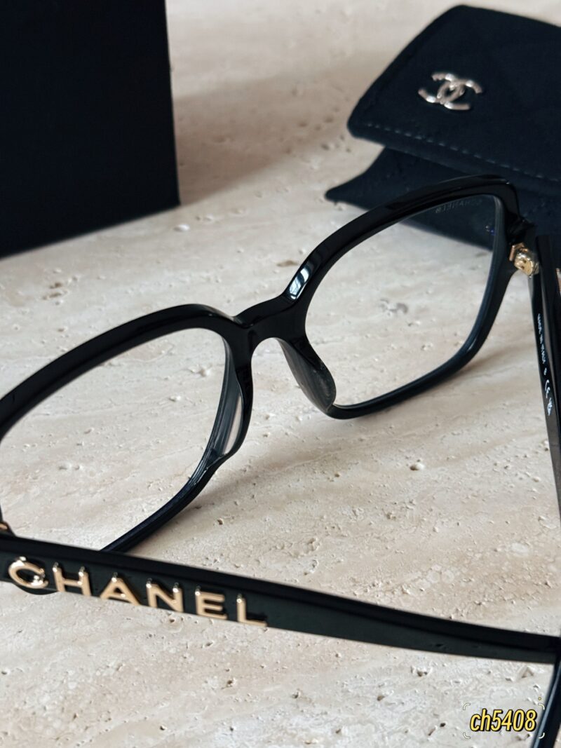 cbd356ab91.jpg 195 with packaging
A Miao Yi X Xiang Grandma ch5408 really pouts, making her face look small
Korean super hot Instagram blogger Fever Ye brings~"Classic fighter" black framed gold lettered yyds engraved in genes with relaxation
Search: Xiaoxiangjia B...