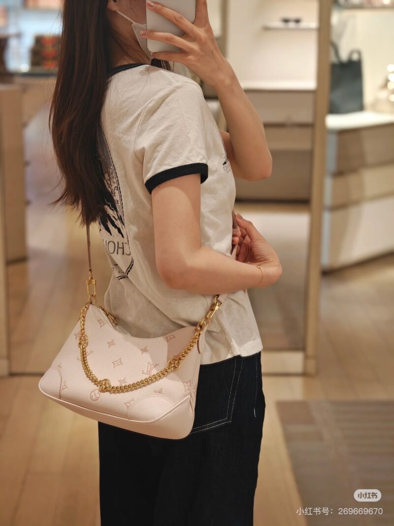 cc91369886.jpg Cow horns and totes are really hard to choose!