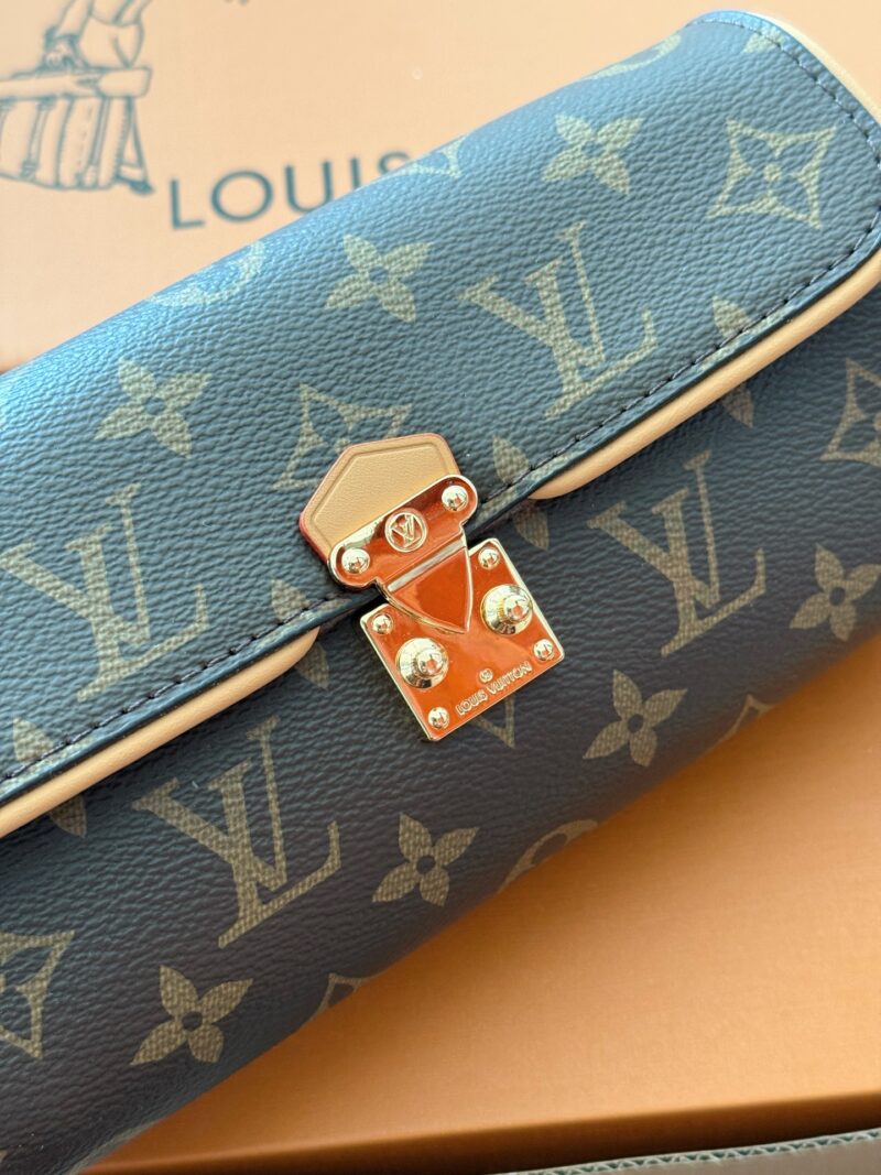 cd87dfb7a8.jpg 220 boxes
size:20*11cm
L Home CAMILLE Handbag
Wearing a small dress in summer should be absolutely stunning!
Exquisite and compact, it can still be installed!
There are three more ways to memorize! This should be the next stock shortage king