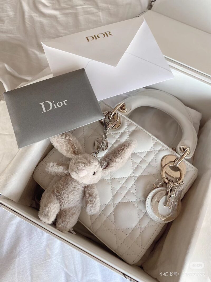 cf16e8d84e.jpg Dior lady pearl white