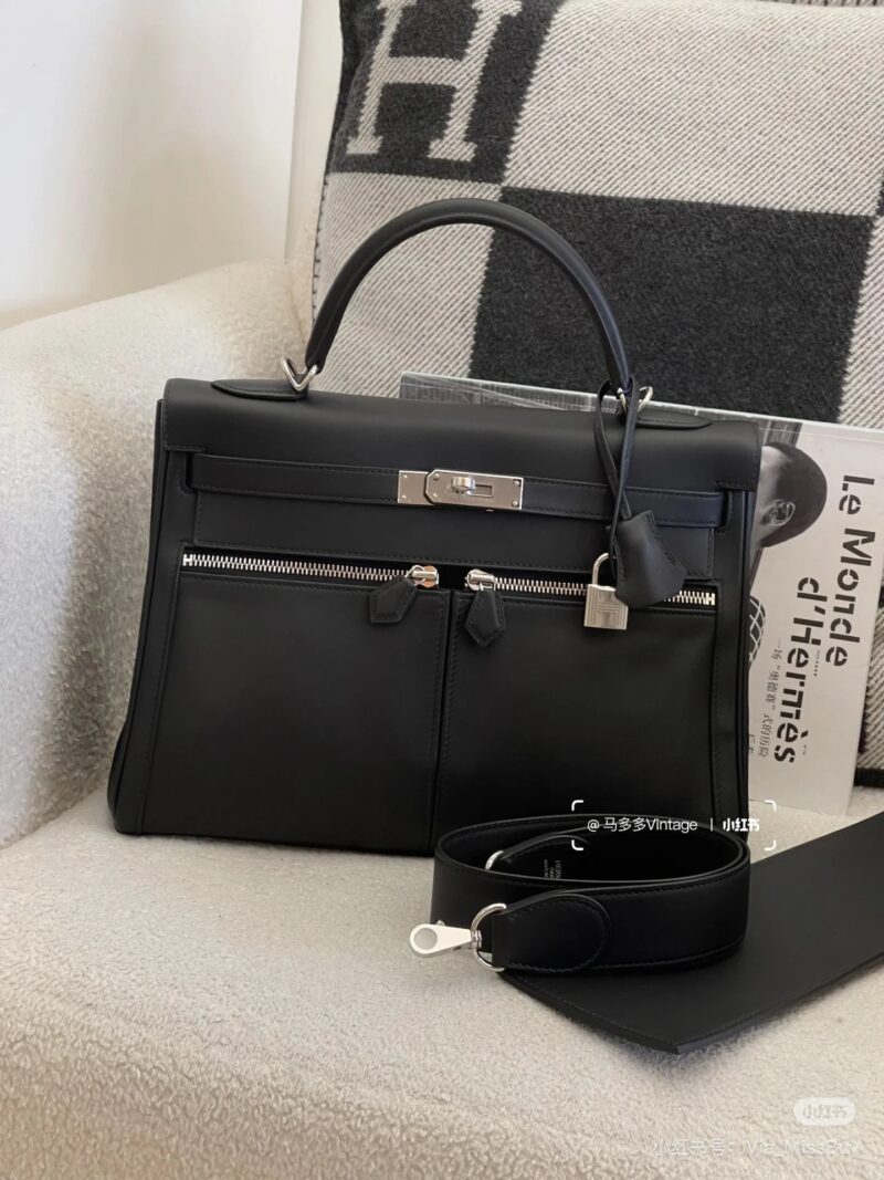 Baozi, everyone~
I was looking for this bag before
This Hermes Kelly Lakis, size 28, gold brown with gold buckle, U-shaped engraving, all NEW~