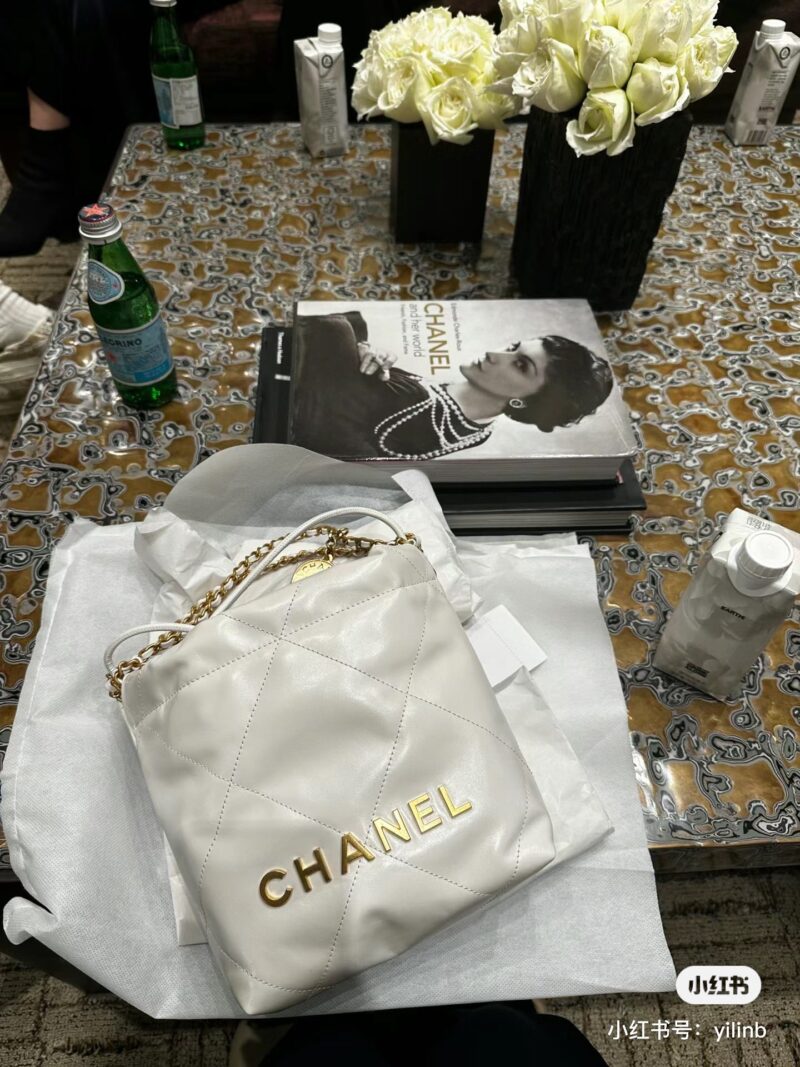 cfb98a2d3a.jpg Chanel Mini Garbage Bag