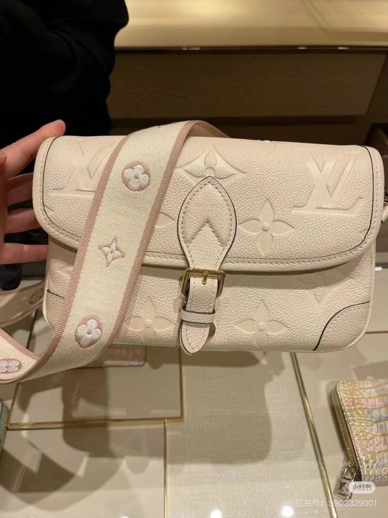 Falling in love with LV full leather magic stick in one second